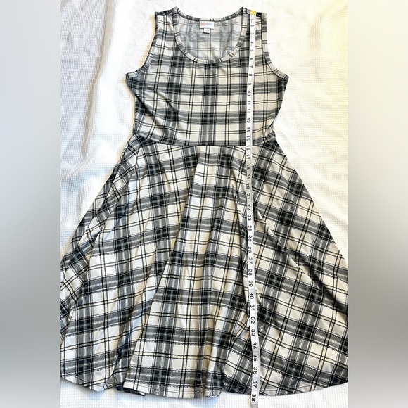 LuLaRoe Plaid Sleeveless Summer Women’s Dress with Pockets Size Medium - Picture 7 of 14
